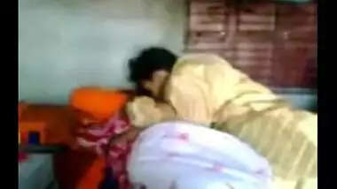 Porn video of an amateur couple enjoying a romantic private time together