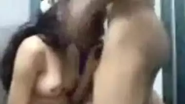 Tamil aunty sex MMS enjoying hardcore sex with a guy she met online