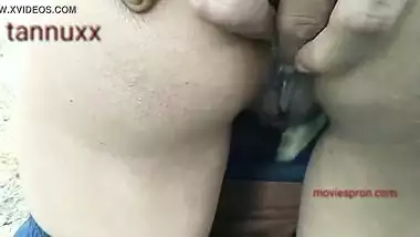 Horny Desi boy convinces GF to have XXX chudai in the fresh air