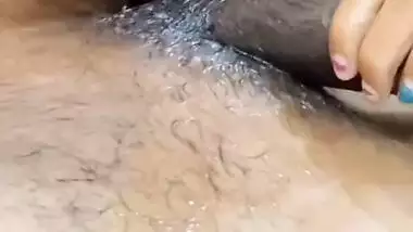 Married Desi woman makes XXX video of herself giving a blowjob close-up