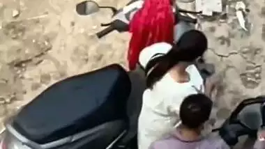 Man pays a whore and fucks outdoors in Indian xxx MMS