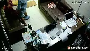 Muslim shop owner fucks his servant in Pakistani sex video