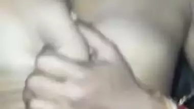 MMS video of Desi girl who puts shaved muff in camera for XXX fans