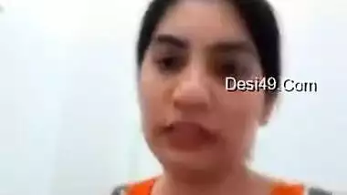 Today Exclusive -paki Bhabhi Shows Her Boobs And Pussy To Lover On Vc Part 1