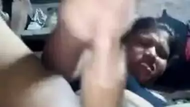 Smart Desi girl in blue bra finds XXX purpose for rolling pin