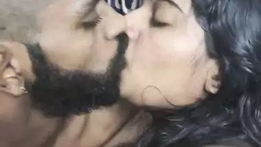 Mallu girl kissing her lover and big boobs showing