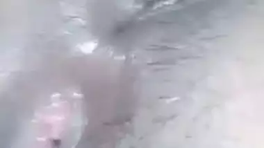 Desi nympho makes her own MMS video where she exposes XXX body parts