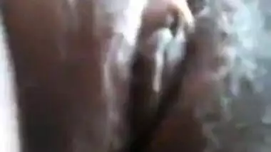 A girl records her desi Bangla sex MMS for her lover