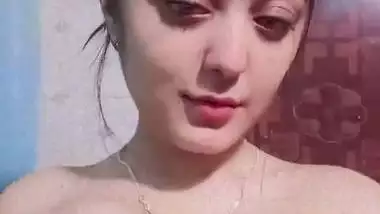 Cute hijab girl topless video making for lover