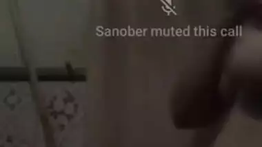 Today Exclusive- Paki Girl Showing Her Boobs And Pussy To Lover On Video Call