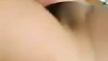 Desi girl makes a XXX video where she strips down to make it MMS