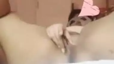 Trying My Hardest To Show You My Hairy Pussy / Thick And Curvy / Model Rebecca