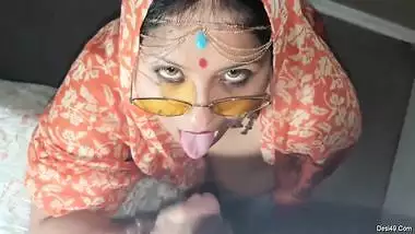 Exclusive- Super Horny Nri Bhabhi Gives Nice Blowjob And Hubby Cum On Her Face