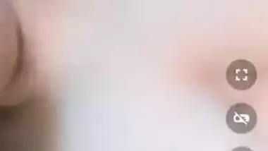 Desi XXX girl shows off her saggy boobs in this solo sex MMS video