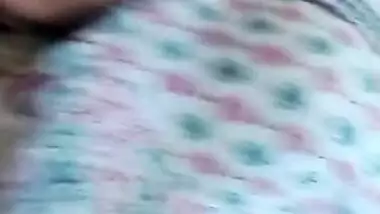 Indian girl with big eyes exposes her hairy XXX pussy in sex video