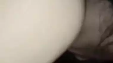 Desi MILF receives guy's XXX tool in mouth and sucks for MMS viewers