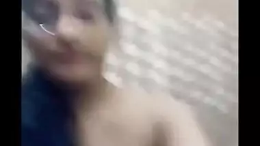 Sexy bhabhi nude bath and showing her pussy on video call