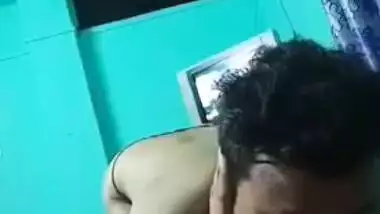 Chubby Desi XXX woman makes a hot MMS video with her best friend