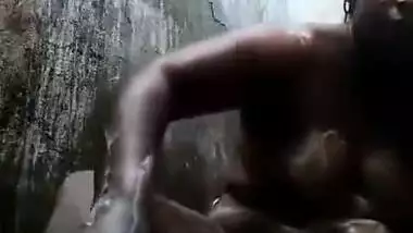 Exclusive- Desi Tamil Bhabhi Record Bathing Clip For Lover