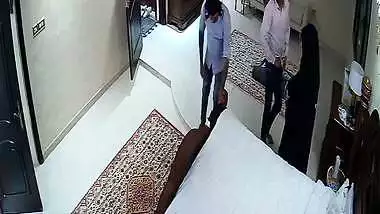 Aapa enjoys threesome sex with cousins in Pakistani porn