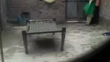 Guy hopes to film cheating porn video to blackmail the Desi neighbor