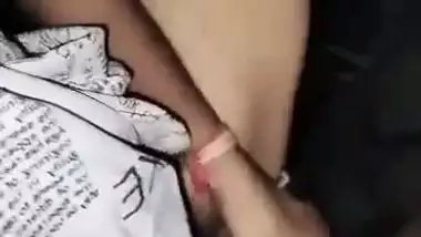 The girl speaks on the phone while fucking in a desi sex video