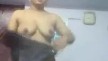 South Indian chubby girl strip tease video