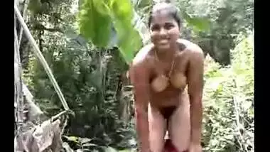 Telugu outdoor sex video of a bold couple who decided to fuck in public.