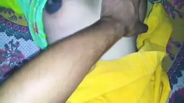 Desi Bhabhi In Outdoor Shot Came Back To His House And Had Sex