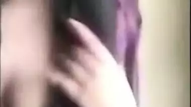Exclusive- Cute Look Desi Girl Showing Her Boobs And Wet Pussy On Video Call
