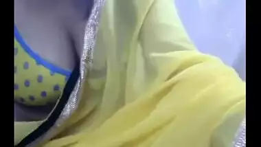 Hawt Indian large milk cans mother i'd like to fuck bhabhi in saree teases and seduces