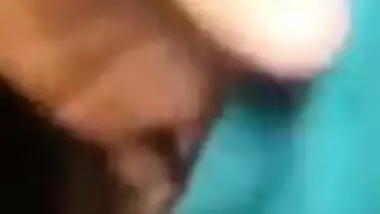 Cute Desi whore is fucked by XXX lover on the backseat of his car