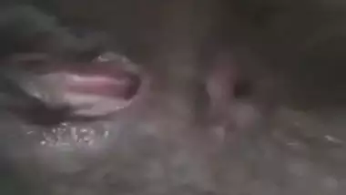 Indian nude girl shows her hairy wet pussy