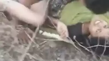 Randi Desi MILF has craving vagina humped by XXX man in the field