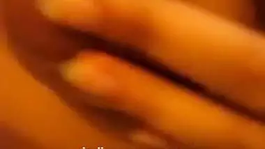 Desi beauty College Girl recording Nude body at bathroom Mms