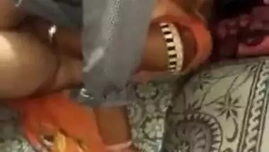 Desi randi Minarani fucked with mature Indian man and record his friend