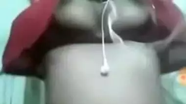 Desi Beautiful Girl Showing Her Boob on Imo video call-1