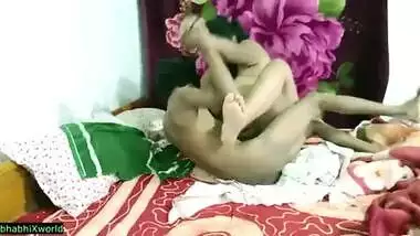 Indian big cock boy fucking beautiful bhabhi at home! Husband don't know!!