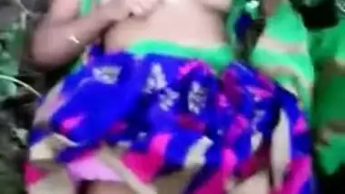 Lonely Desi woman looks ready for porn and a stranger starts filming her