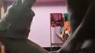 Guy fucks his stepsister’s tight pussy in the desi sex video