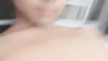 Desi sexy busty bitch selfie MMS video to make you feel horny
