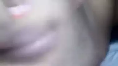 XXX man adores capturing Desi girlfriend's naked twat for MMS video