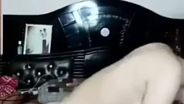 Curvy babe rides on her lover’s hard dick in desi sex video