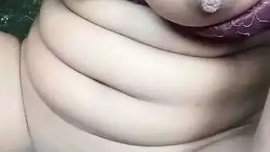 Desi nude girl plays with her boobs and pussy