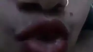 Horny Indian bhabi masturbating MMS selfie