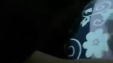 Real MMS video of Desi guy drilling bald XXX twat of mature Bhabhi