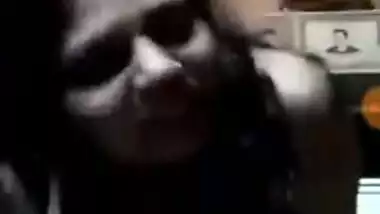 Exclusive- Indian Randi Bhabhi Kiran Showing Her Boobs And Wet Pussy On Video Cal