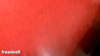 For extra cash curvy Desi maid takes care of client's XXX manhood