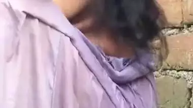 Today Exclusive-desi Bhabhi Bathing Video Record For Lover