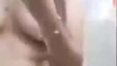 Bangladeshi babe with nice XXX ass poses all naked for Desi webcam